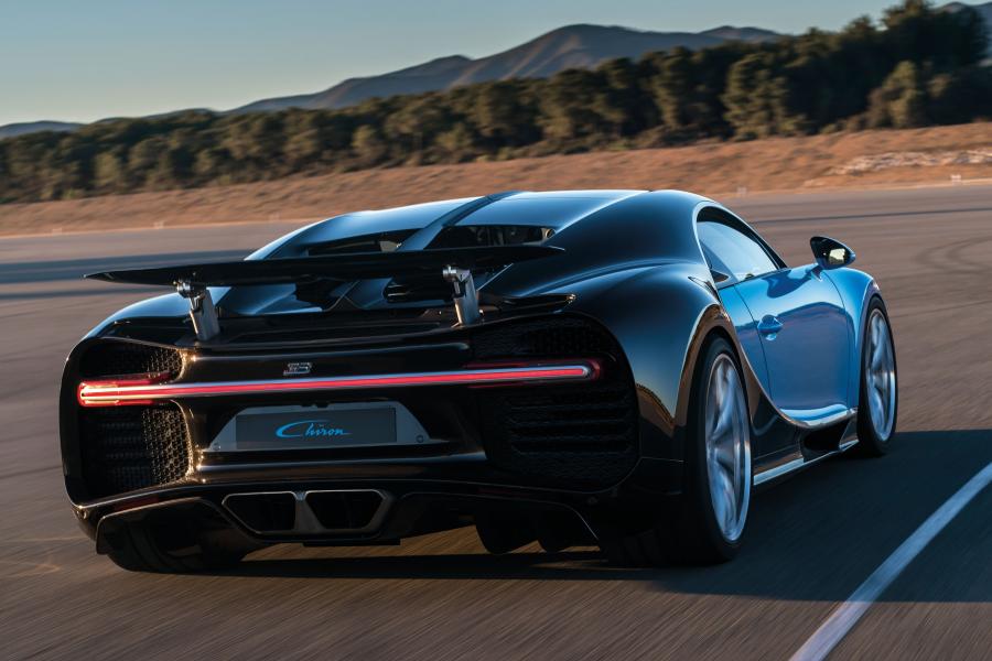  Bugatti Chiron 2016 года  (фото 20 из 51)